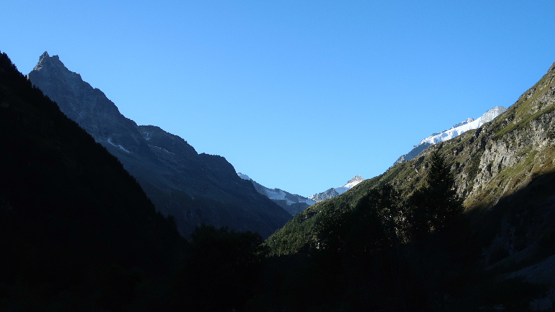 Pointe d Arpitetta ascension en dessus de Zinal dans le haut du